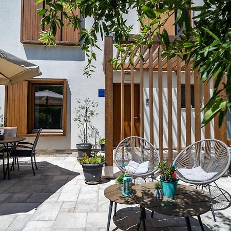 Stay U-Nique Studio Apartment In Orašac Kültér fotó