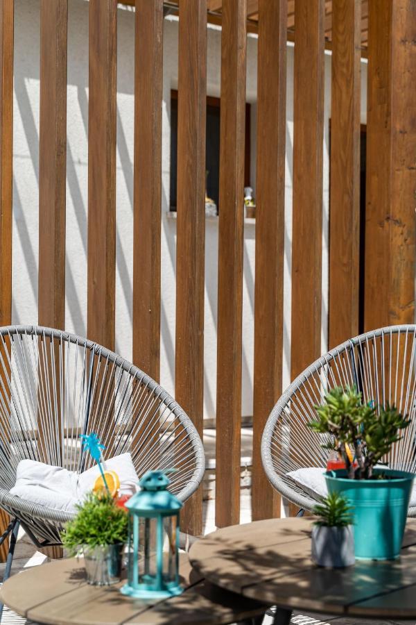 Stay U-Nique Studio Apartment In Orašac Kültér fotó